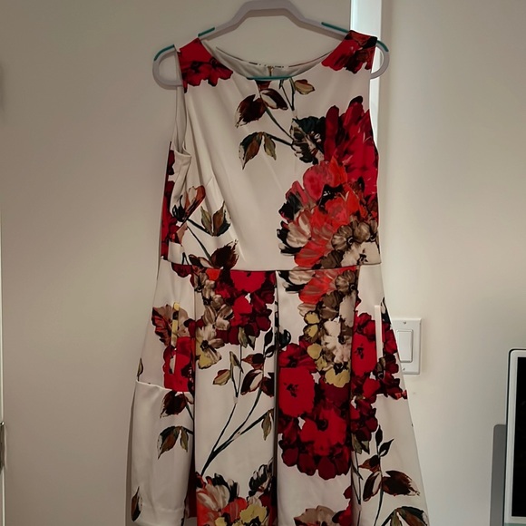 I’OZ & Ali floral print dress- has pockets! - Picture 1 of 3